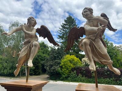 Angels style Baroque - Style en Hand - Carved Wood / Stands Oak, 18 th century / Stands 20th Century