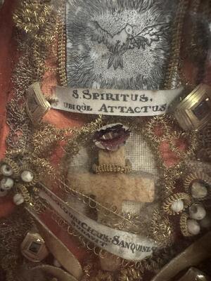 Matching Important - Reliquaries Containing Relics : Bmv - Cross Of Jesus - Place Of Birth Joannes Baptist. House Of St. Elisabeth Etc. style Baroque - Style en Wood / Fabrics / Glass, Northern Italy 18 th century Anno ( 1725 )