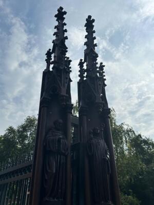 Architectural Ornaments style Gothic - Style en Oak wood, Belgium  19 th century ( Anno 1865 )