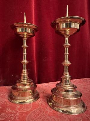 Candle Holders Measures Without Pin style Gothic - Style en Bronze, Belgium  19 th century ( Anno 1865 )
