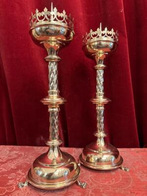 Candle Holders Measures Without Pin style Gothic - Style en Brass / Bronze / Polished and Varnished, Belgium  19 th century ( Anno 1885 )