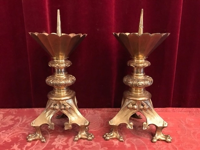 Candle Sticks Measures Without Pin style Gothic - style en Full - Bronze - Gilt, France 19th century