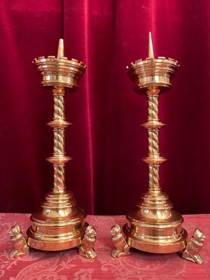 Candle Sticks Measures Without Pin style Gothic - Style en Brass / Polished / New Varnished, Belgium 19th century ( anno 1890 )