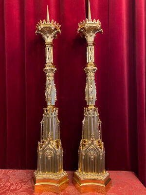 Candle Sticks Measures Without Pin style Gothic - style en Brass / Bronze / Polished and Varnished, France 19 th century ( Anno 1890 )