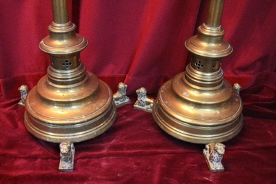 Exceptional Candle Sticks Height 150 Cm ! Measures Without Pin. style Gothic - style en Brass / Bronze, Belgium 19th century ( anno 1870 )