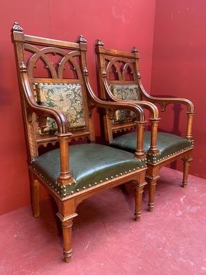 Exceptional Chairs style Gothic - style en walnut wood, France 19th century