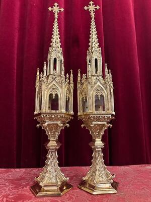 Exceptional Reliquaries style Gothic - Style en Bronze / Polished and Varnished / Glass, France 19 th century ( Anno 1865 )