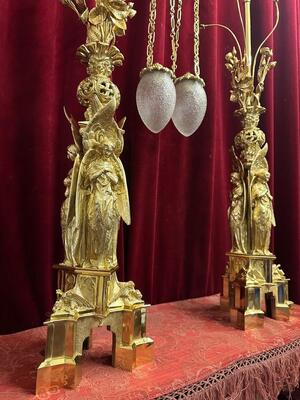 Exceptional Standing Sanctuary Lamps style Gothic - Style en Bronze / Polished and Varnished, France 19 th century ( Anno 1865 )