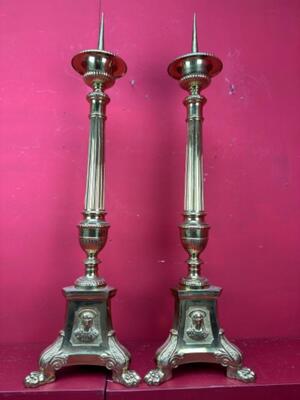 Large Candle Holders Measures Without Pin style Gothic - Style en Bronze , Belgium  19 th century ( Anno 1885 )