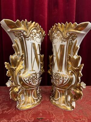 Marian - Altar -Vases style Gothic - Style en High - Quality Porcelain Hand - Gilt, Flemish   19 th century ( Anno 1865 )