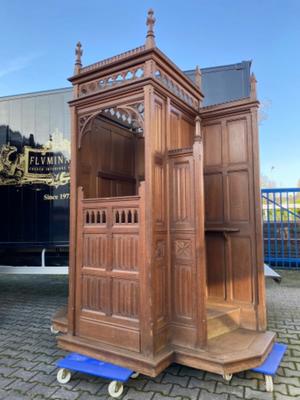 Matching Confessionals style Gothic - style en Oak wood, Belgium 19 th century ( Anno 1885 )