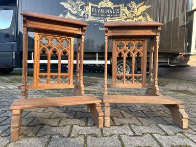 Matching Kneelers style Gothic - Style en Oak wood, Belgium  19 th century