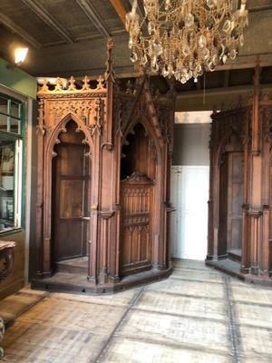 Matchting Confessionals  style Gothic - style en Oak wood, Belgium 19th century