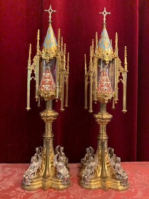 Pair Of Stunning Relic-Holders With Each  12 Relics Inside style Gothic - Style en Brass / Bronze / Gilt / Enamel / Glass , France 19th century ( anno 1875 )