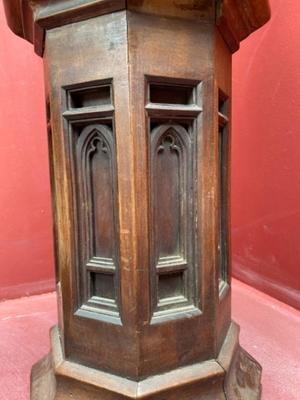 Pilons style Gothic - style en Walnut wood , France 19 th century ( Anno 1875 )