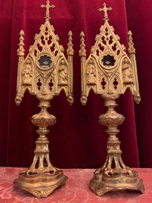 Reliquaries With Relics  style Gothic - Style en Bronze / Gilt, France 19th century ( anno 1865 )