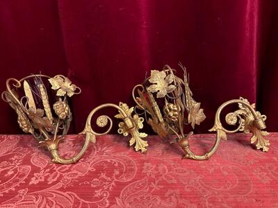 Wall Sanctuary Lamps style Gothic - Style en Brass / Gilt / Glass, Belgium  19 th century