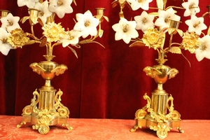 Lilies Candle Holders en Brass / Bronze / Porcelain Lilies, France 19th century ( anno 1875 )