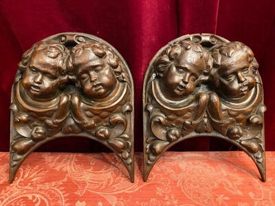 Ornaments Angel Heads en Oak wood, Belgium  19 th century