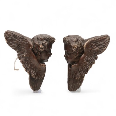 Pair   Putti Expected !