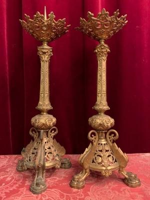 Candle Sticks Measures Without Pin style Romanesque en Bronze / Gilt, France 19 th century