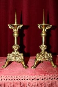 Candle Sticks. Total Height 30 Cm ! style Romanesque en Full - Bronze - Gilt, France 19th century