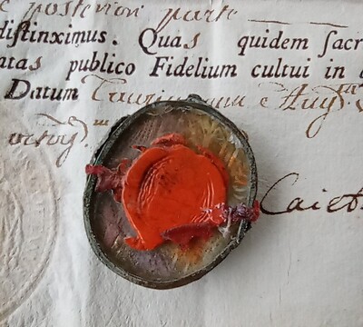 Reliquary With The Relic (Ex Cloth Soaked In Blood) Of St. St. Philippus Neri With Certificate.  en Silver / Glass / Wax Seal, Italy  18 th century