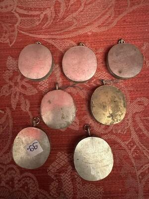 Series Of 7 Multi - Reliquaries Ex Ossibus Relics Of 20 Important Saints en Brass / Glass / Wax Seals, Italy  19 th century ( Anno 1835 )