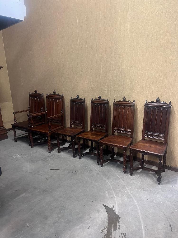 Set Gothic - Style 6 Chairs Expected !