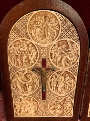 Small Series Stations Of The Cross To Travel. Measures Opened en Wood / Ivory, France 19th century
